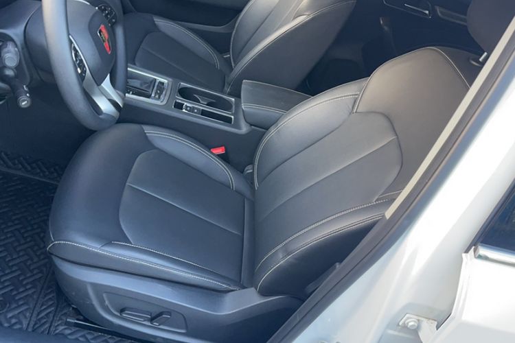 Used Roewe i6 2020 PLUS 1.6L CVT 4G Connected Glory Flagship Edition Interior 2