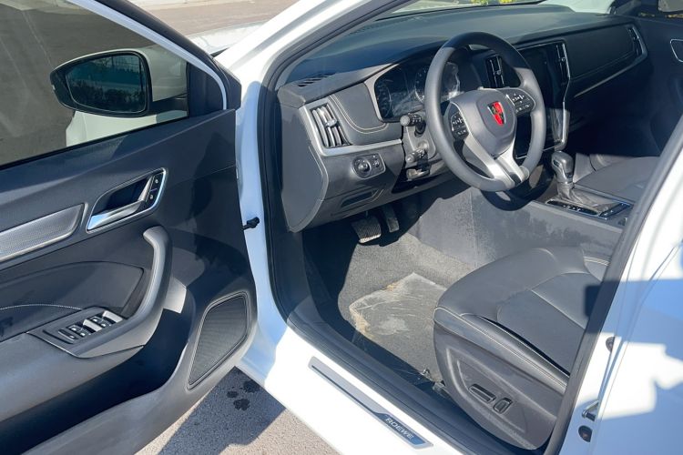Used Roewe i6 2020 PLUS 1.6L CVT 4G Connected Glory Flagship Edition Interior 2