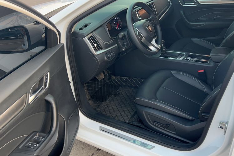 Used Roewe i6 2020 PLUS 1.6L CVT 4G Connected Glory Flagship Edition Interior 2
