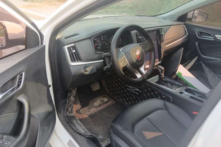 Used Roewe i6 2020 PLUS 1.6L CVT 4G Connected Glory Flagship Edition Interior 2