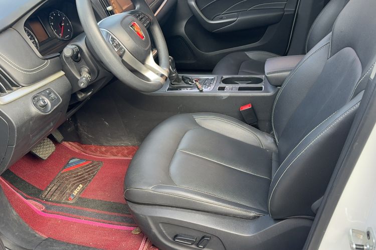 Used Roewe i6 2020 PLUS 1.6L CVT 4G Connected Glory Flagship Edition Interior 2