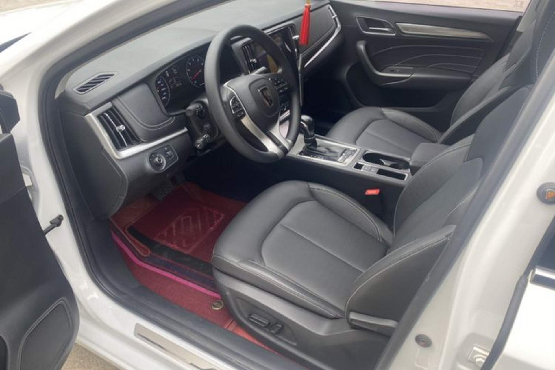 Used Roewe i6 2020 PLUS 1.6L CVT 4G Connected Glory Flagship Edition Interior 2