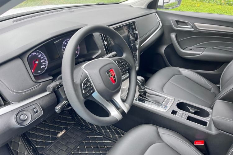Used Roewe i6 2020 PLUS 1.6L CVT 4G Connected Glory Flagship Edition Interior 2