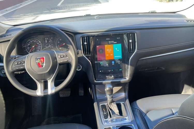 Used Roewe i6 2020 PLUS 1.6L CVT 4G Connected Glory Flagship Edition Interior 3