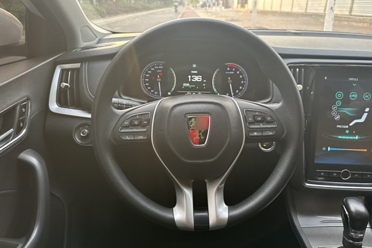 Used Roewe i6 2020 PLUS 1.6L CVT 4G Connected Glory Flagship Edition Interior 3