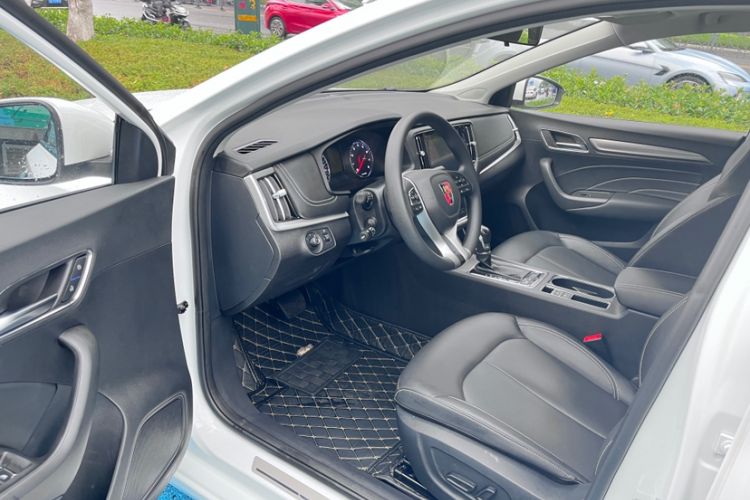 Used Roewe i6 2020 PLUS 1.6L CVT 4G Connected Glory Flagship Edition Interior 3