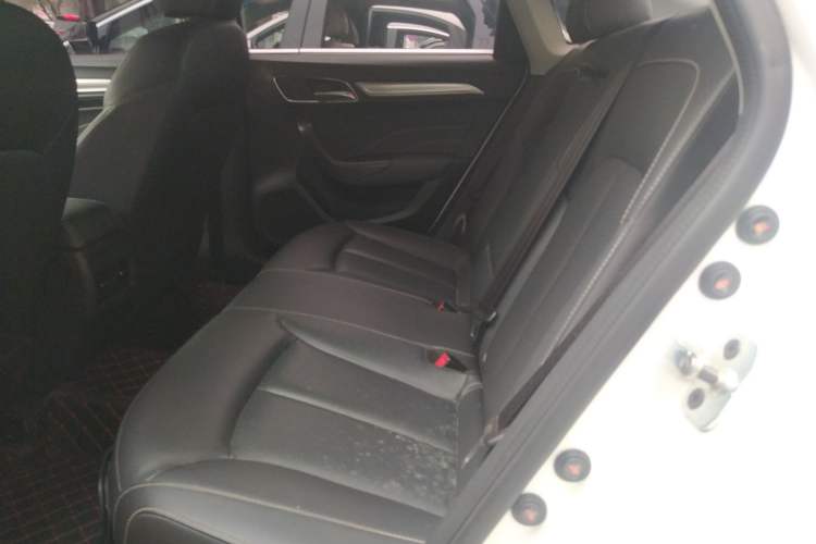 Used Roewe i6 2020 PLUS 1.6L CVT 4G Connected Glory Flagship Edition Interior 4