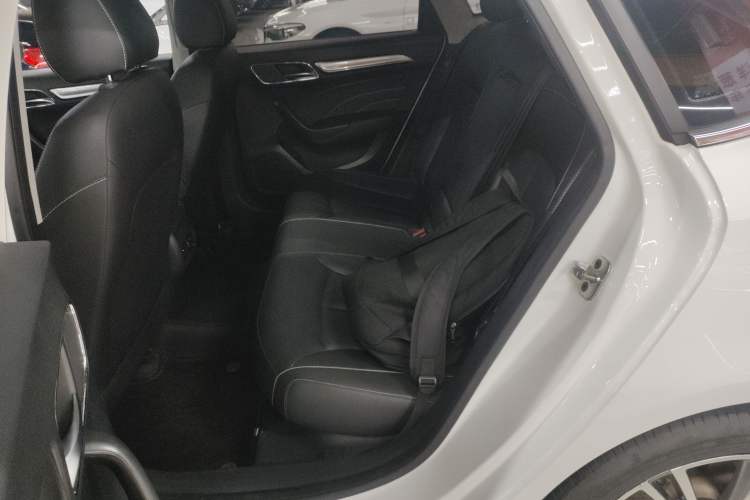 Used Roewe i6 2020 PLUS 1.6L CVT 4G Connected Glory Flagship Edition Interior 4