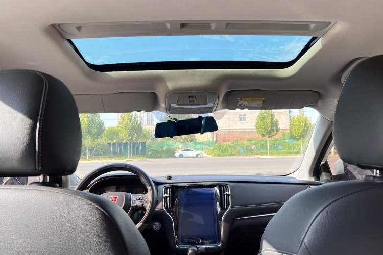 Used Roewe i6 2020 PLUS 1.6L CVT 4G Connected Glory Flagship Edition Interior 5