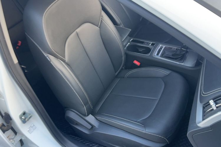 Used Roewe i6 2020 PLUS 1.6L CVT 4G Connected Glory Flagship Edition Interior 5