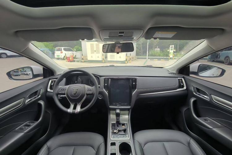 Used Roewe i6 2020 PLUS 1.6L CVT 4G Connected Glory Flagship Edition Interior 5