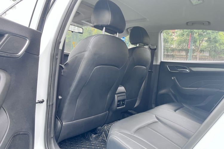 Used Roewe i6 2020 PLUS 1.6L CVT 4G Connected Glory Flagship Edition Interior 5