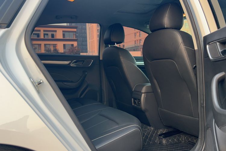 Used Roewe i6 2020 PLUS 1.6L CVT 4G Connected Glory Flagship Edition Interior 6