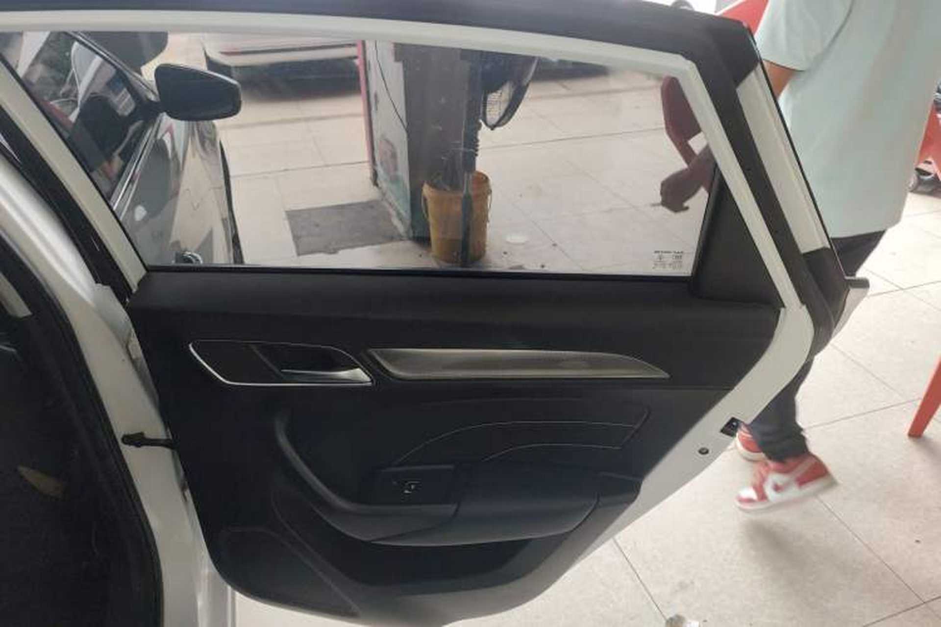 Used Roewe i6 2020 PLUS 1.6L CVT 4G Connected Glory Flagship Edition Interior 6