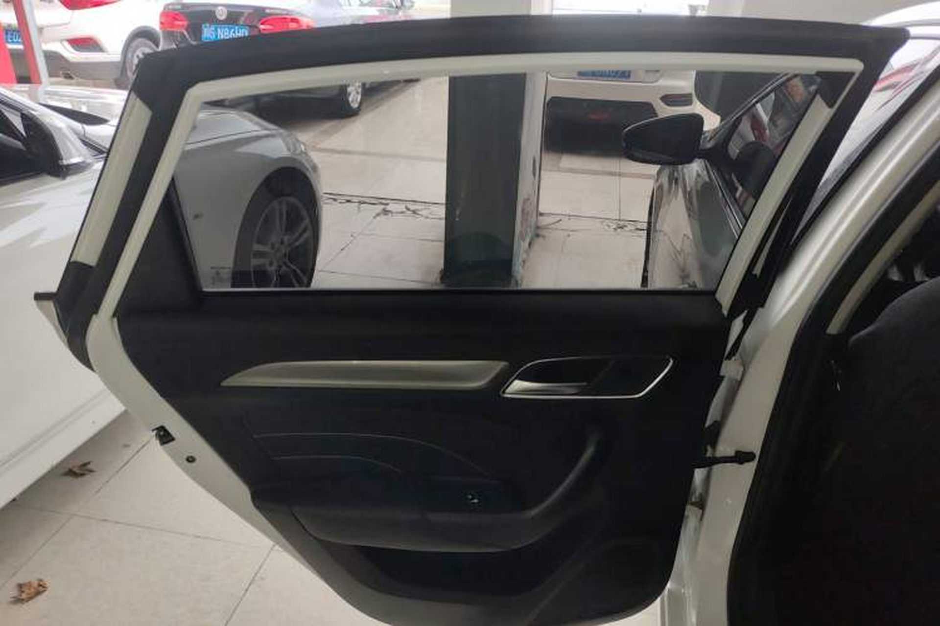 Used Roewe i6 2020 PLUS 1.6L CVT 4G Connected Glory Flagship Edition Interior 8