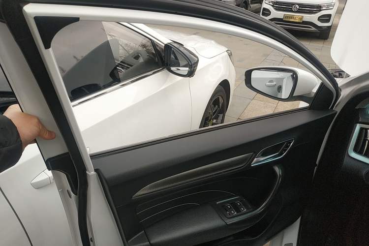 Used Roewe i6 2020 PLUS 1.6L CVT 4G Connected Glory Flagship Edition Left Front Door Interior