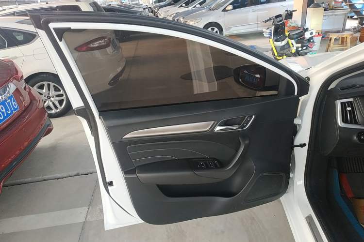 Used Roewe i6 2020 PLUS 1.6L CVT 4G Connected Glory Flagship Edition Left Front Door Interior