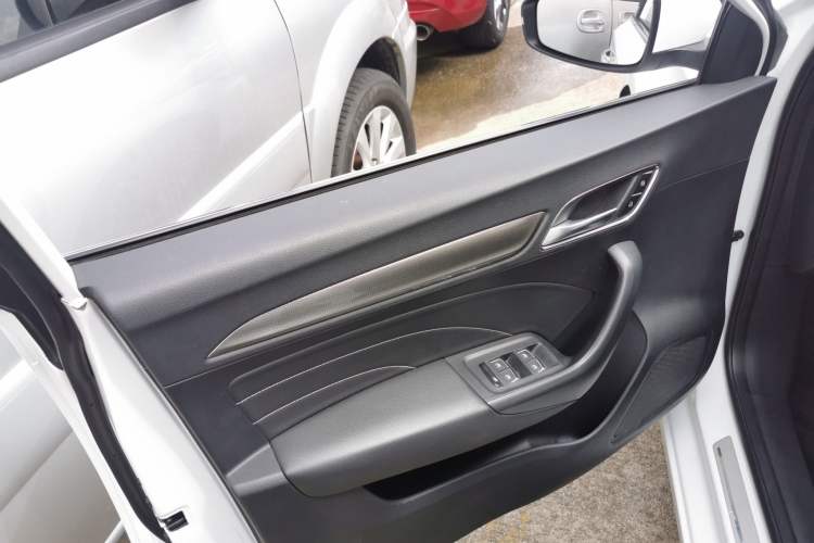 Used Roewe i6 2020 PLUS 1.6L CVT 4G Connected Glory Flagship Edition Left Front Door Interior