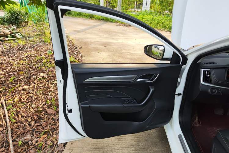 Used Roewe i6 2020 PLUS 1.6L CVT 4G Connected Glory Flagship Edition Left Front Door Interior