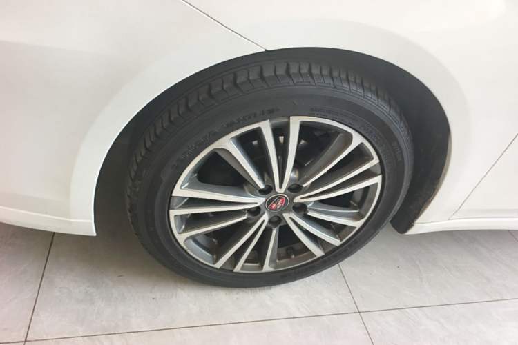 Used Roewe i6 2020 PLUS 1.6L CVT 4G Connected Glory Flagship Edition Left Front Wheel Hub