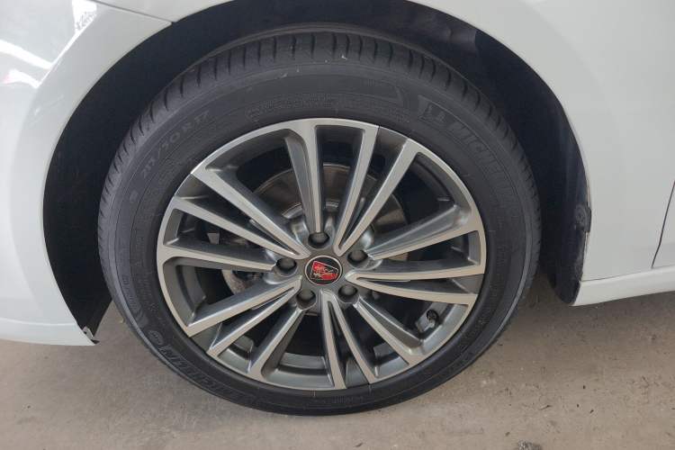 Used Roewe i6 2020 PLUS 1.6L CVT 4G Connected Glory Flagship Edition Left Front Wheel Hub