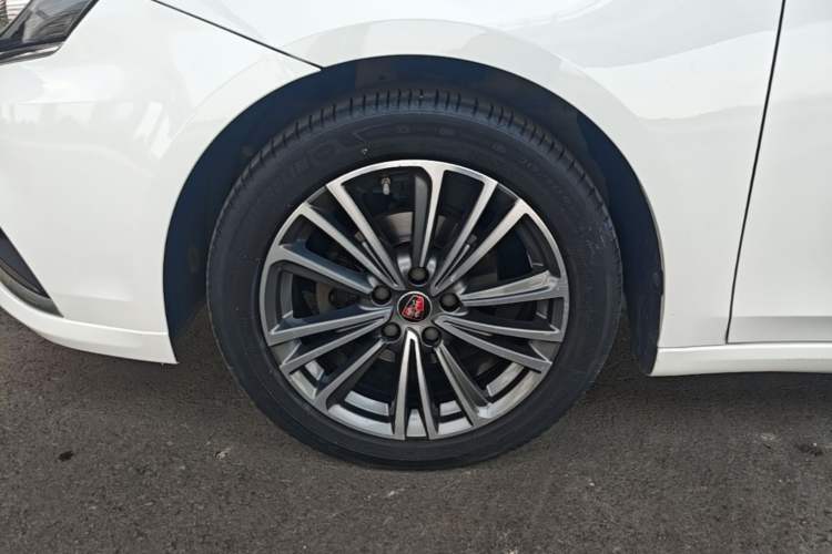 Used Roewe i6 2020 PLUS 1.6L CVT 4G Connected Glory Flagship Edition Left Front Wheel Hub