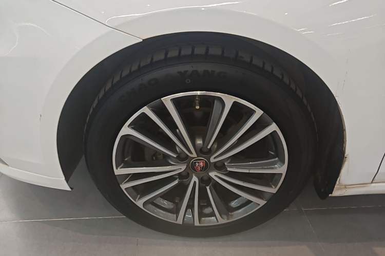 Used Roewe i6 2020 PLUS 1.6L CVT 4G Connected Glory Flagship Edition Left Front Wheel Hub