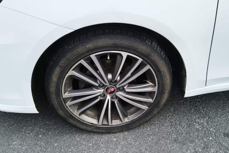 Used Roewe i6 2020 PLUS 1.6L CVT 4G Connected Glory Flagship Edition Left Front Wheel Hub