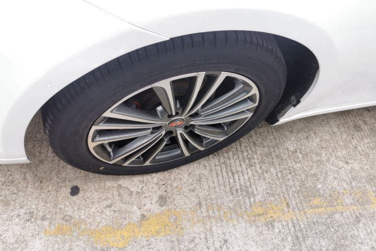 Used Roewe i6 2020 PLUS 1.6L CVT 4G Connected Glory Flagship Edition Left Front Wheel Hub