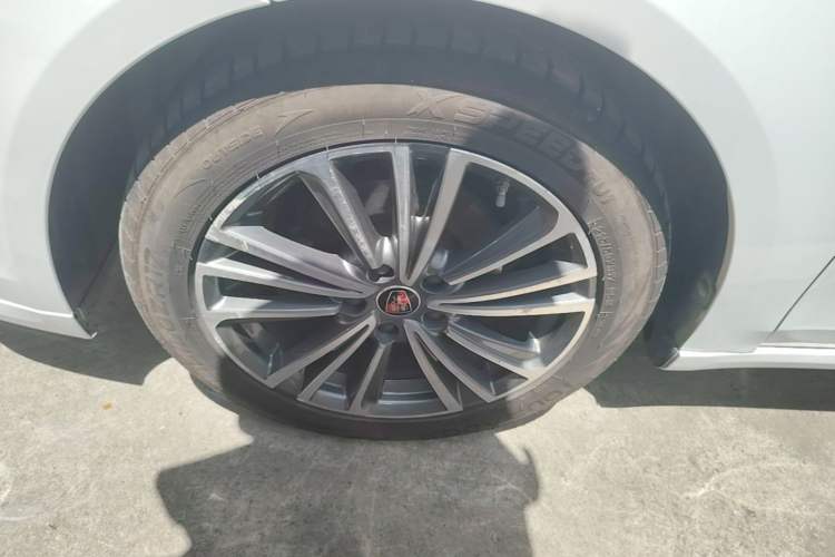 Used Roewe i6 2020 PLUS 1.6L Manual 4G Connect Glory Flagship Edition Left Front Wheel Hub