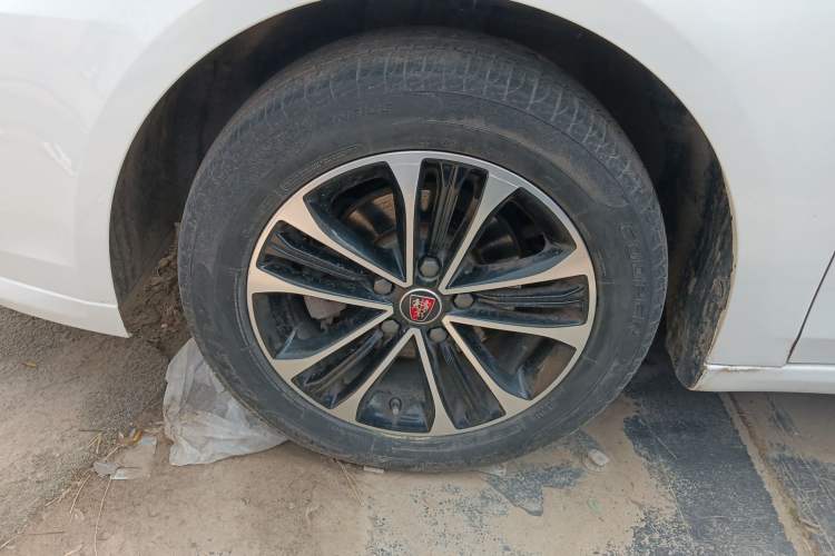 Used Roewe i6 2020 PLUS 1.6L Manual 4G Connect Glory Luxury Edition Left Front Wheel Hub
