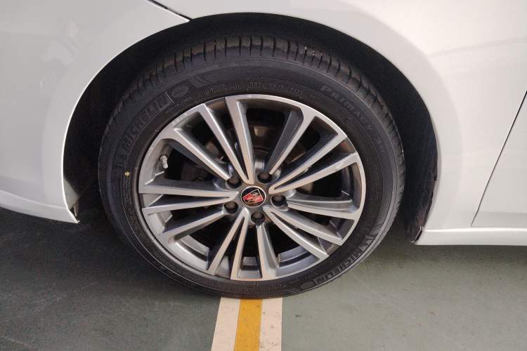 Used Roewe i6 2020 PLUS 1.6L CVT 4G Connected Glory Flagship Edition Left Front Wheel Hub