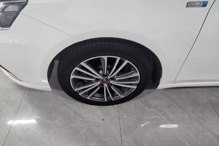 Used Roewe i6 2020 PLUS 1.6L CVT 4G Connected Glory Flagship Edition Left Front Wheel Hub