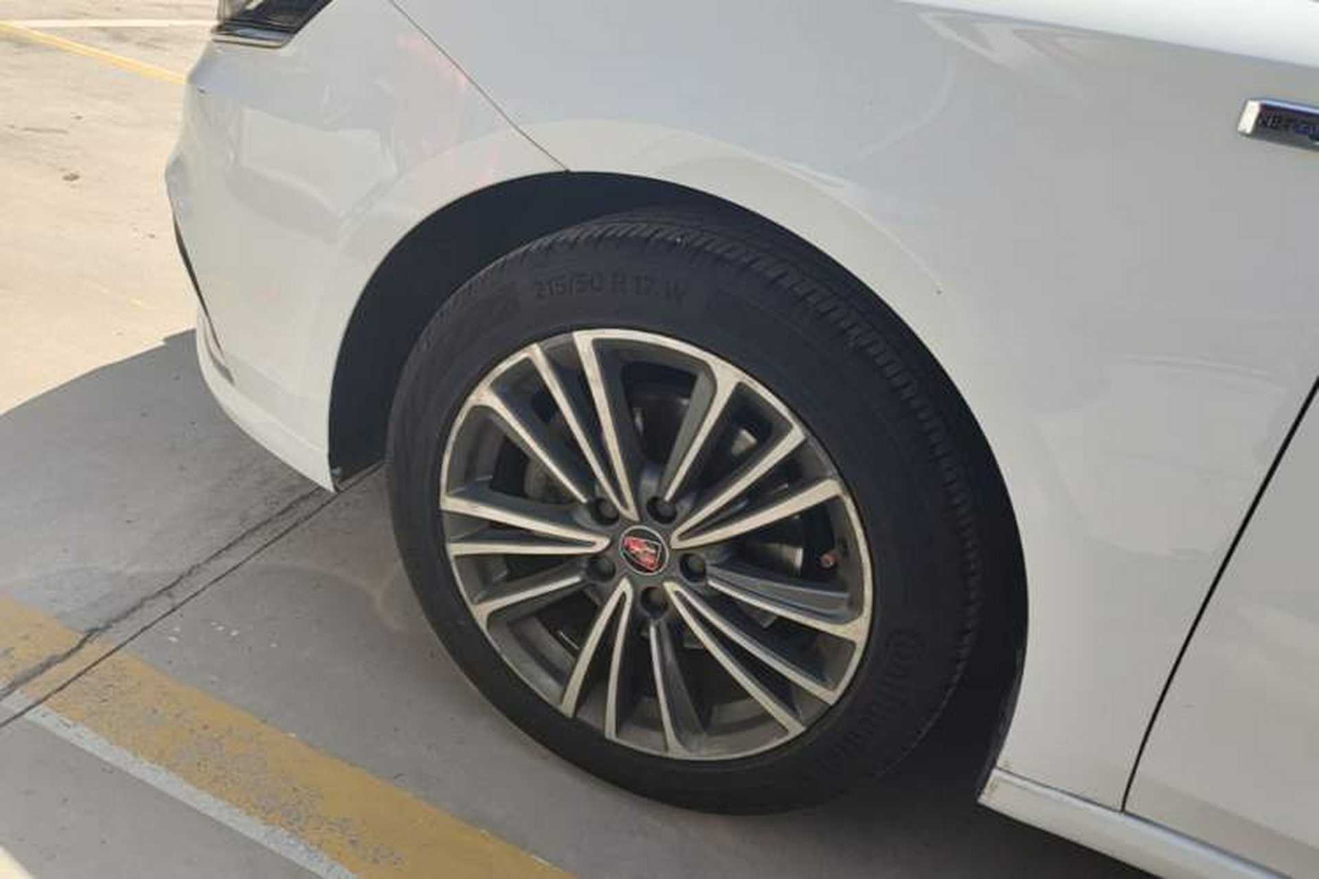 Used Roewe i6 2020 PLUS 20T TST 4G Connected Glory Flagship Edition Left Front Wheel Hub