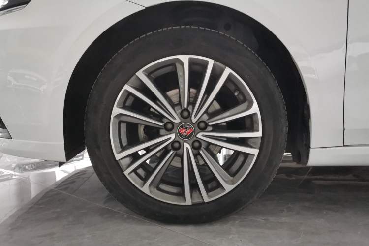 Used Roewe i6 2020 PLUS 1.6L CVT 4G Connected Glory Flagship Edition Left Front Wheel Hub