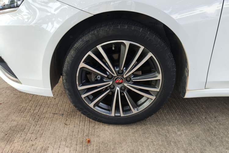 Used Roewe i6 2020 PLUS 1.6L CVT 4G Connected Glory Flagship Edition Left Front Wheel Hub