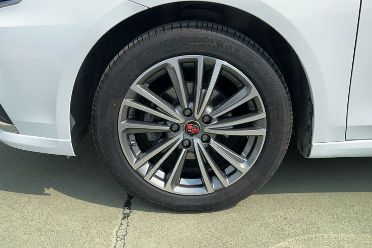 Used Roewe i6 2020 PLUS 1.6L CVT 4G Connected Glory Flagship Edition Left Front Wheel Hub