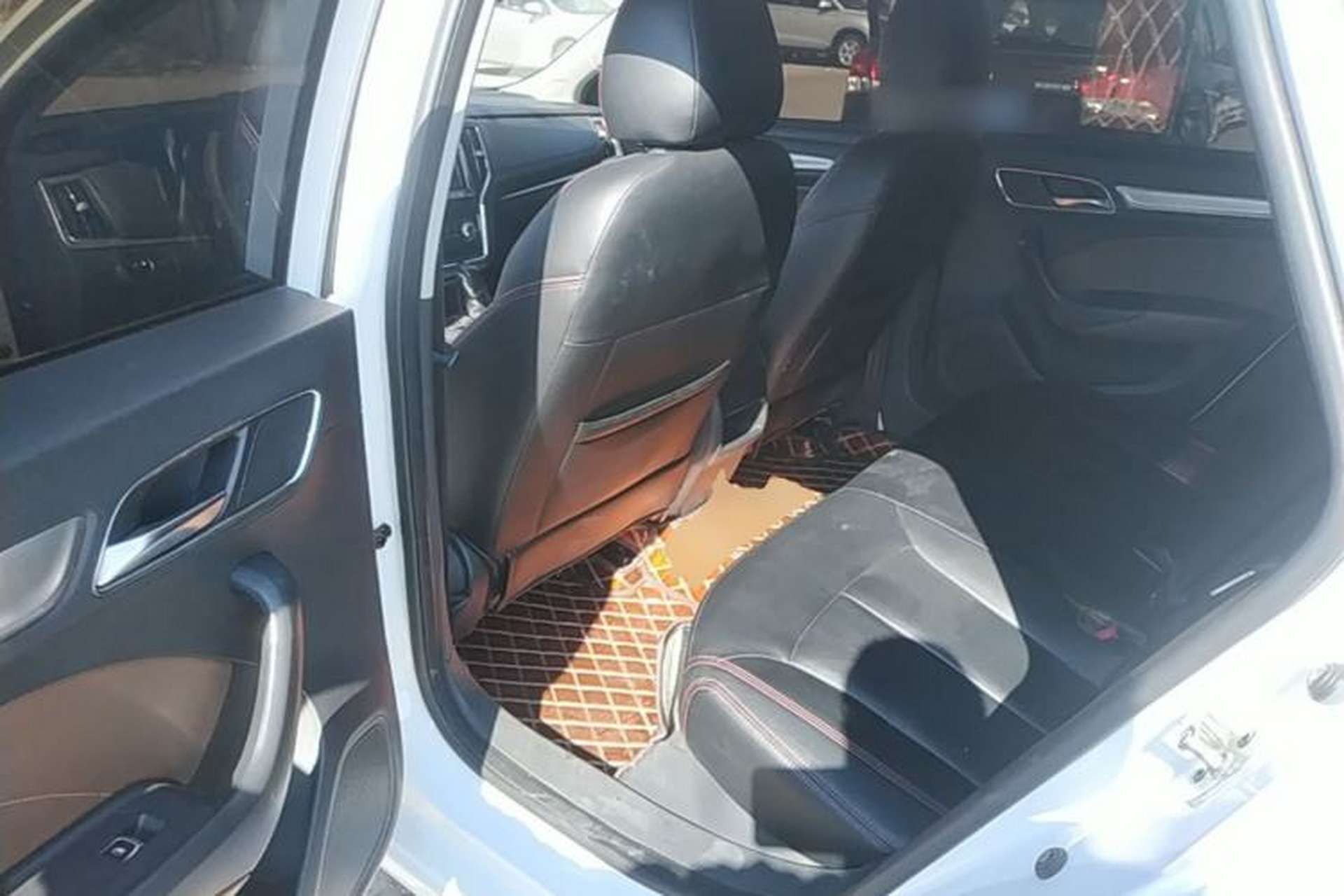Used Roewe i6 2020 PLUS 1.6L CVT 4G Connected Glory Luxury Edition Left Rear Seat