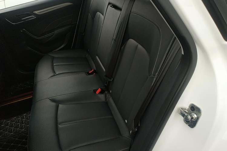 Used Roewe i6 2020 PLUS 1.6L CVT 4G Connected Glory Flagship Edition Left Rear Seat