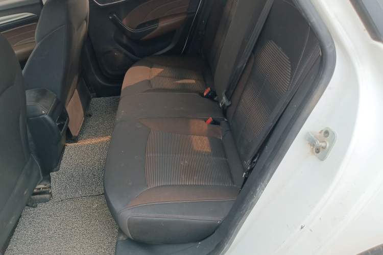 Used Roewe i6 2020 PLUS 1.6L Manual 4G Connect Glory Luxury Edition Left Rear Seat