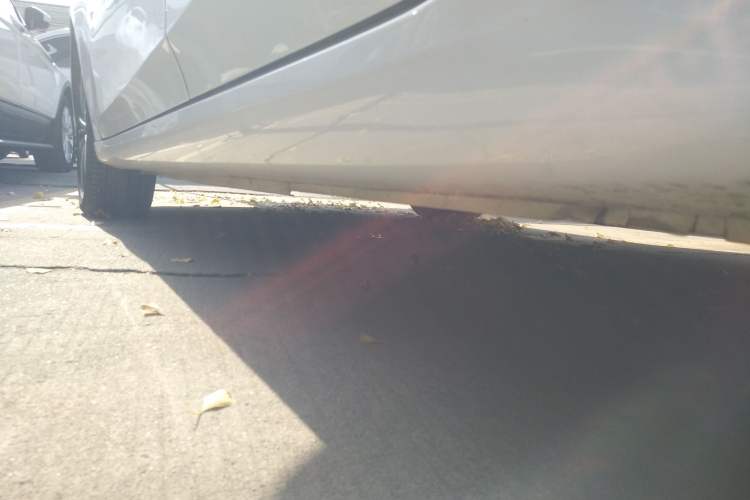 Used Roewe i6 2020 PLUS 1.6L CVT 4G Connected Glory Flagship Edition Left Side Sill