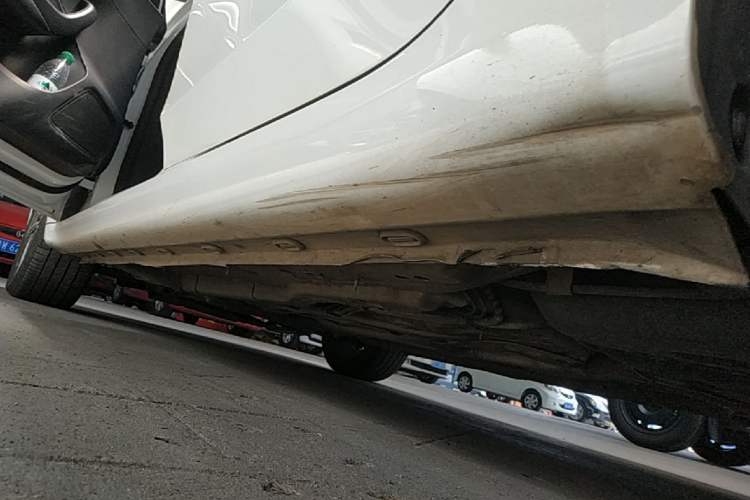 Used Roewe i6 2020 PLUS 1.6L Manual 4G Connect Glory Flagship Edition Left Side Sill
