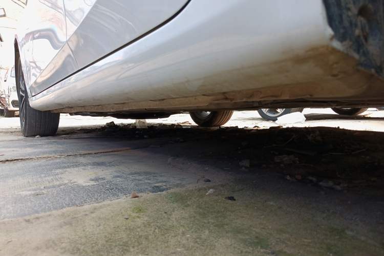 Used Roewe i6 2020 PLUS 1.6L Manual 4G Connect Glory Luxury Edition Left Side Sill