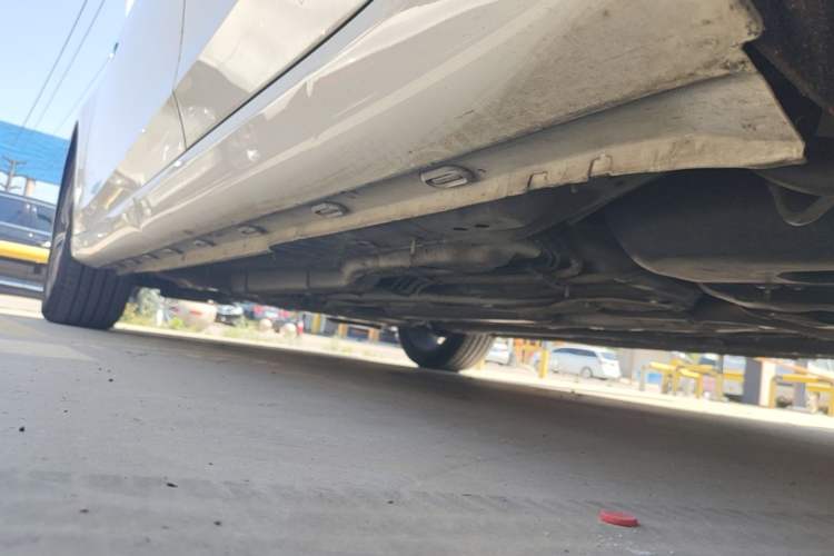 Used Roewe i6 2020 PLUS 20T TST 4G Connected Glory Flagship Edition Left Side Sill