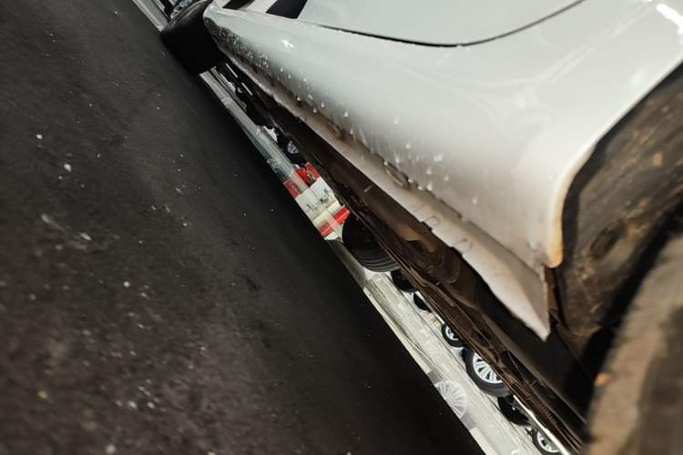 Used Roewe i6 2020 PLUS 1.6L CVT 4G Connected Glory Flagship Edition Left Side Sill