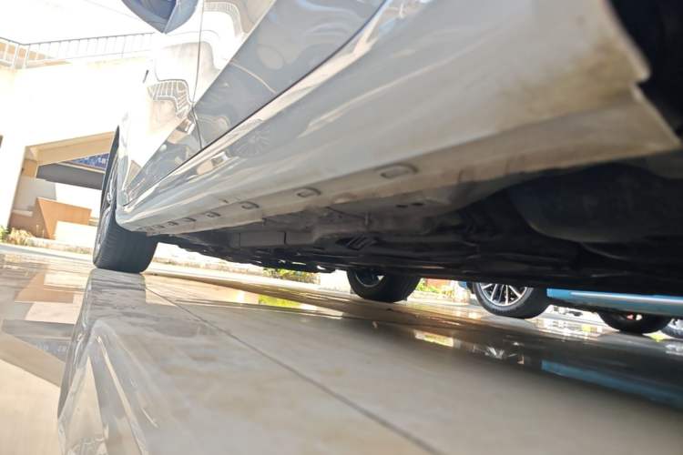 Used Roewe i6 2020 PLUS 1.6L CVT 4G Connected Glory Flagship Edition Left Side Sill