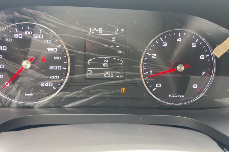 Used Roewe i6 2020 PLUS 1.6L CVT 4G Connected Glory Flagship Edition Odometer Close Up