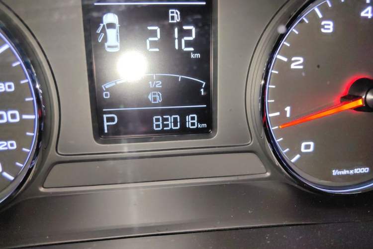 Used Roewe i6 2020 PLUS 1.6L CVT 4G Connected Glory Flagship Edition Odometer Close Up