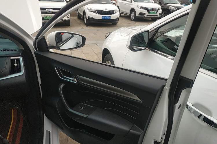 Used Roewe i6 2020 PLUS 1.6L CVT 4G Connected Glory Flagship Edition Right Front Door Interior