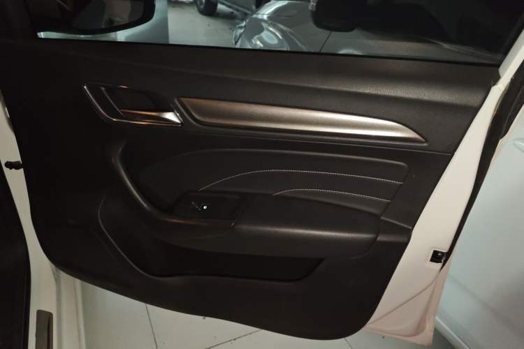Used Roewe i6 2020 PLUS 1.6L CVT 4G Connected Glory Flagship Edition Right Front Door Interior